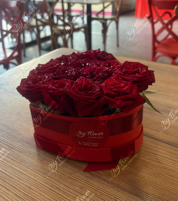 Bouquet de roses rouges Casablanca en boîte cœur avec brillants – MyFlower.ma